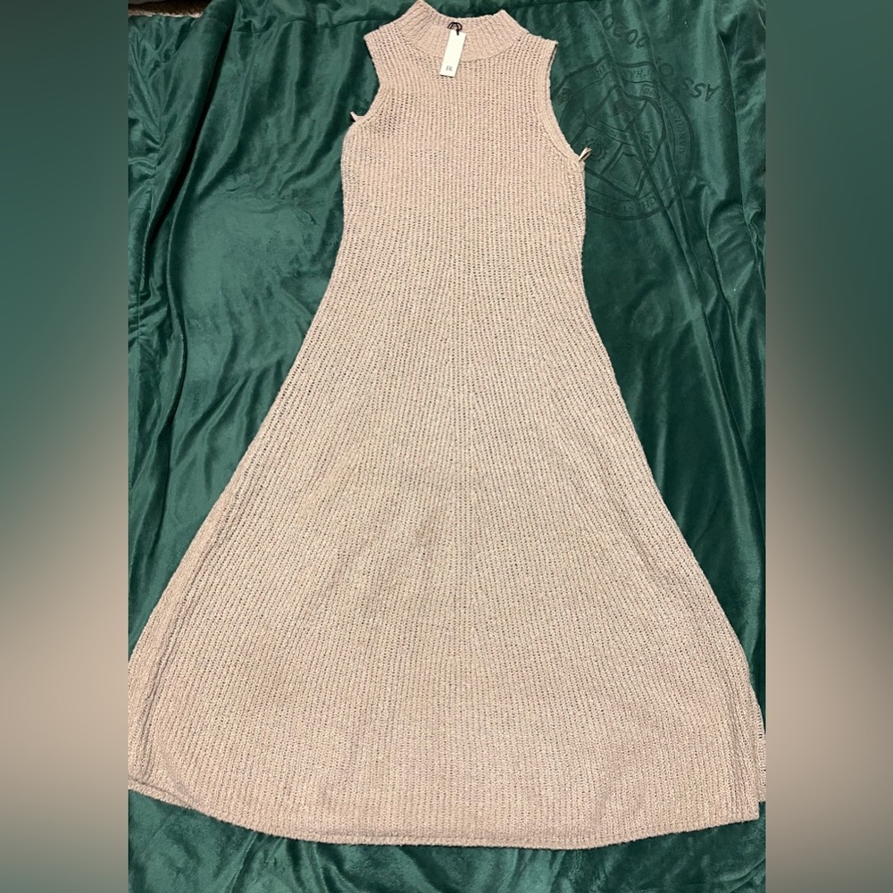 BANANA REPUBLIC MERINO-BLEND MOCK-NECK MIDI SWEATER DRESS - Picture 3 of 8